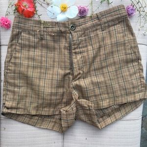Vintage plaid shorts 🌰